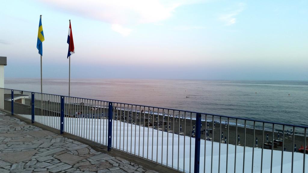 Albergo La Lampara Deiva Marina Exteriör bild