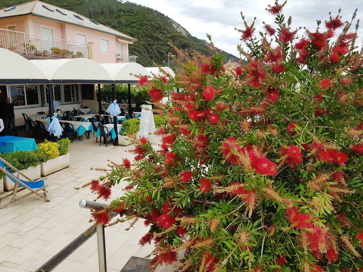 Albergo La Lampara Deiva Marina Exteriör bild